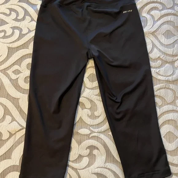 Womens Nike Running Dri-fit Black Capri Leggings Athletic Pants Size Small EUC - Picture 4 of 7